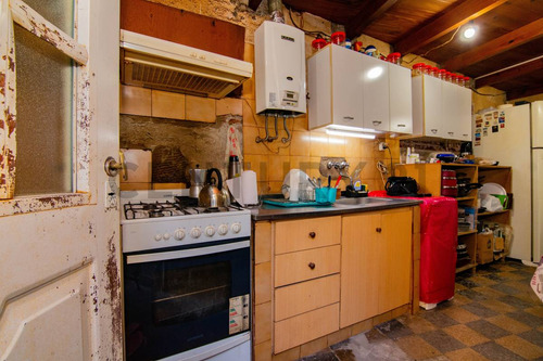En Venta Casa De Pasillo A Reciclar En Pichincha, Rosario.