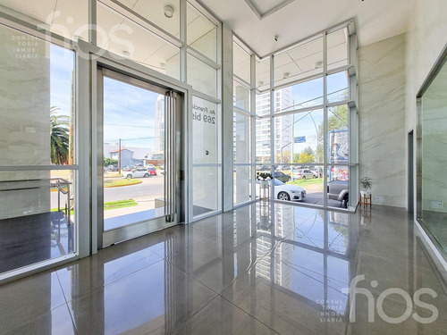 Venta Departamento De Dos Dormitorios Con Balcon, Cochera Y Amenities En Puerto Norte
