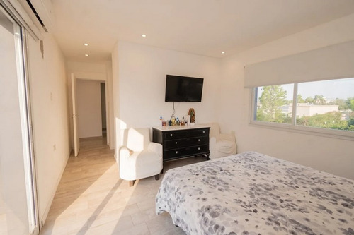 Casa De 4 Dormitorios En Venta - Aires Del Llano