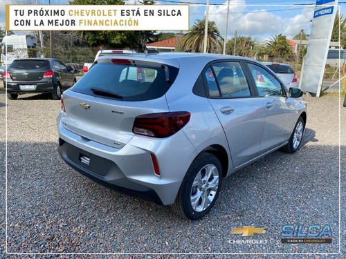 Imagen 4 de 19 de Chevrolet Onix Ltz Turbo 2023 Gris Plata 0km