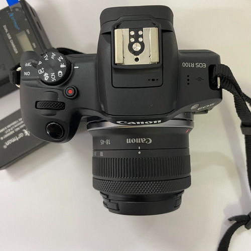 Canon Eos R100 Kit 18-45mm Como Nueva! Negro