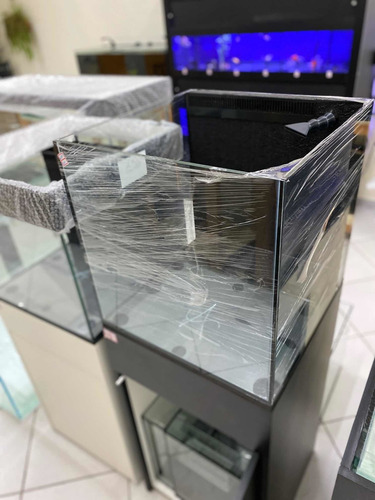 Imagem 4 de 9 de Aquario Cubo 50x50x50 + Sump - Vidro 8mm + Movel Preto