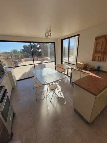 Casa En Pichidangui Totalmente Amoblada 4d 3b