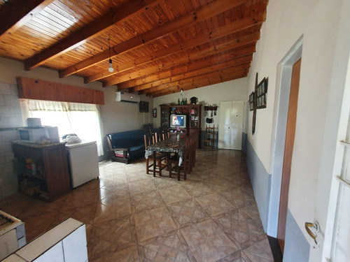 Venta Casa Quinta 4 Ambientes En Cañuelas, Cochera
