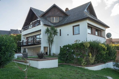 Imagen 2 de 15 de Casa En Venta A 100 Mts. Del Mar - 6 Ambientes - Pinamar
