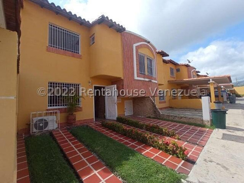 Raiza Suarez Vende Hermosa Casa Ubicada En La Urbanización Terra Mia 2  4  4  8  2  7 Posee 3 Habitaciones, 3 Baños, 2 Puestos De Estacinamiento, Planta Eléctrica Y Vigilancia 24horas.