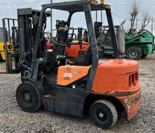 Imagen 11 de 15 de Autoelevador Toyota 1500kg Nafta Envios A Todo El Pais