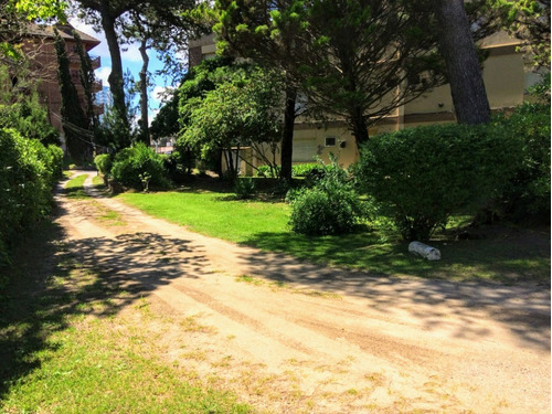 Imagen 13 de 18 de Departamento En Venta En Pinamar Centro. Año 2023