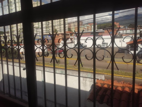 Imagen 9 de 13 de As En Alquiler Casa Doble Propósito En Av. Ferrero Tamayo As