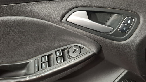 Ford Focus III 2.0 TITANIUM POWERSHIFT