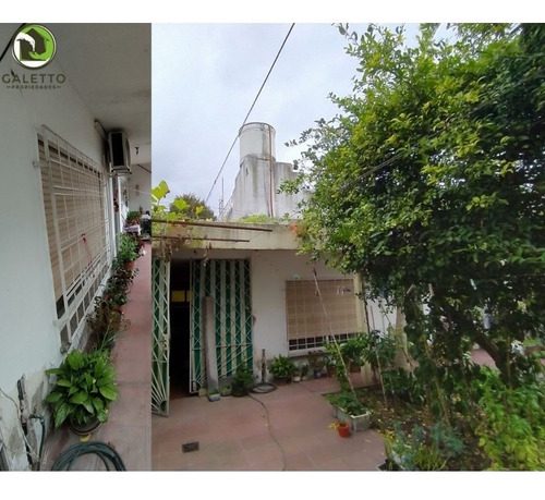 Venta Casa Con Galpon De 3 Amb. Hernandez 724. Ezpeleta