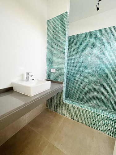 Imagen 30 de 30 de Casa En Venta En El Canton Barrio Norte A Laguna Con Pileta