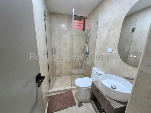 Maravilloso Y Completamente Remodelado Apartamento En Venta Con Inmejorable Ubicación Colinas De La Tahona