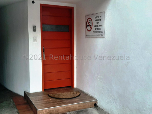 Alquiler De Exclusiva Casa Comercial En Pb A Pie De Calle , Urb. Chuao