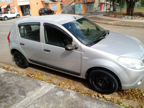 Imagem 3 de 6 de Renault Sandero 2009 1.0 16v Expression Hi-flex 5p