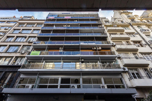 Departamento De 2 Ambientes En Venta En Microcentro