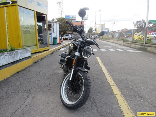 Imagen 21 de 25 de Husqvarna Svartpilen 401