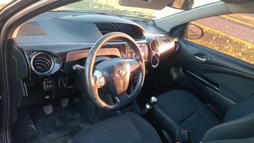 Toyota Etios 1.5 Cross