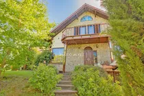 Comprar La Soledad- Casa De Gran Porte. Ubicada En Una Zona Tranquila Y Agradable. Ideal Para Vivir Todo El Año. 