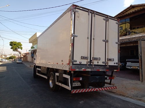 Imagem 4 de 12 de Ford Cargo 1719