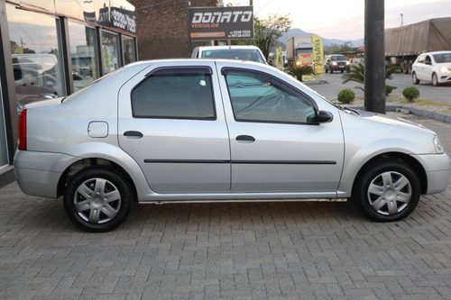 Imagem 3 de 8 de Renault Logan 1.6 Expression 8v Flex 4p Manual