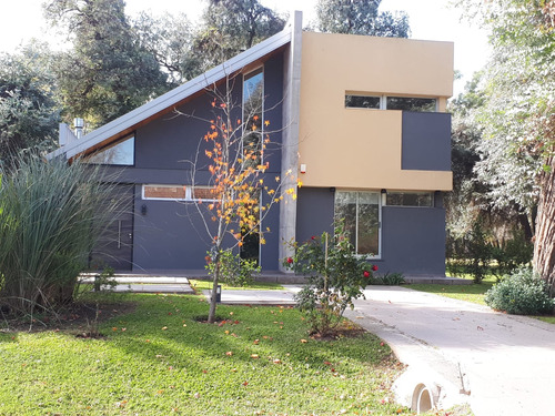 Casa Venta  Lujan   Las Praderas  