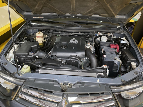 Imagen 24 de 25 de Mitsubishi L200 2.5l