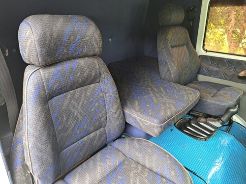 23-220 6x2 3-eixos Caçamba