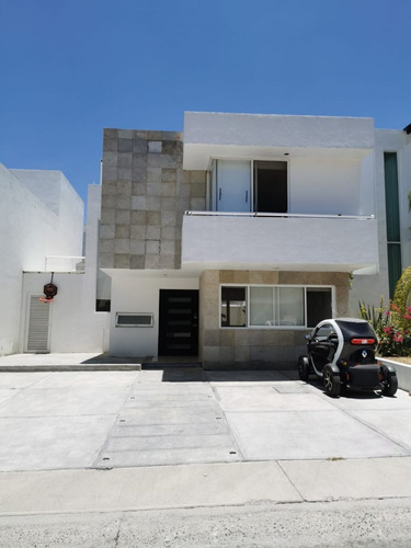 Se Vende Casa En Cumbres Del Lago, 3 Recamaras, 3.5 Baños, E