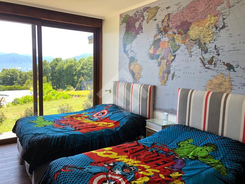 Casa En Venta De 6 Dorm. En Pucón