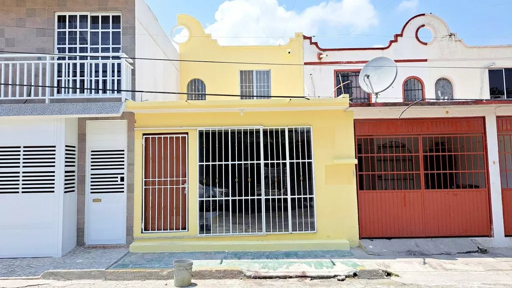 Casa En Venta Oportunidad Remodelada Muy Amplia En Rio Medio Iii