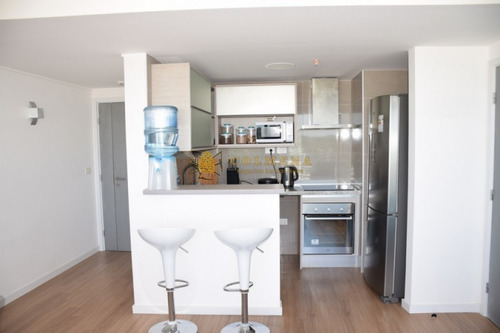 Apartamento Muy Cerca De La Peninsula Y De La Playa, Cuenta Con 2 Dormitorios, 2 Baños, Living-comedor, Cocina , Terraza Y Garaje.- Ref: 1911