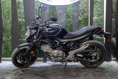 Suzuki Gladius 650 2013