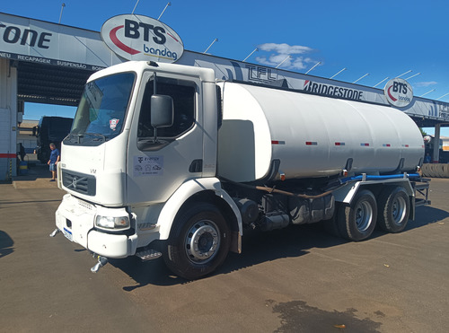 Vm 260 6x4 Com Ar Implemento Novo Tanque 20000 L Bicos De Pa