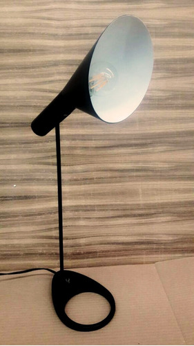 Imagen 8 de 8 de Lámpara De Mesa Minimalista Dirigible