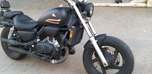 Honda Magna 750 Bobber Barata