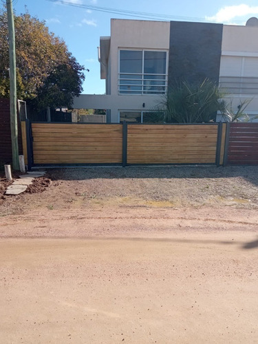 Imagen 9 de 9 de Casa En Venta De 2 Dormitorios C/ Cochera En Maldonado