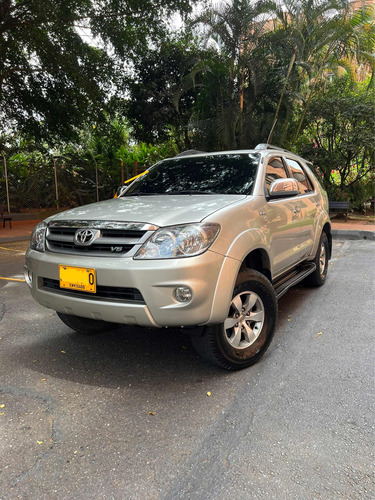 Toyota Fortuner 4.0 Sr5