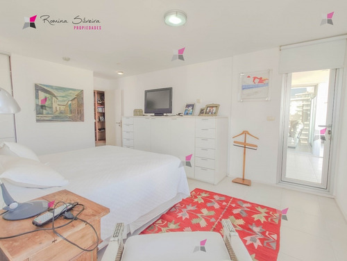 Apartamento En Venta En Playa Brava, Punta Del Este- Ref: 9491