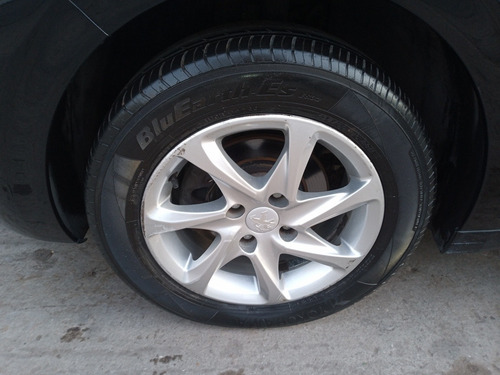 Imagen 9 de 12 de Peugeot 208 1.5 Allure 2015