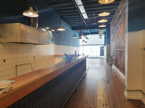 Imagen 3 de 16 de Sarandí Y Misiones, Gran Local De 210 M2 ,permite Gastronomía !!