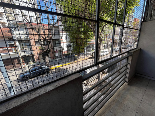 Hermoso Ph 2 Amb. En Duplex Al Frente Con 2 Balcones