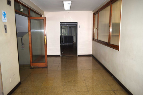 Remodelada, 379 M2. Miraflores Con Moneda (91420)