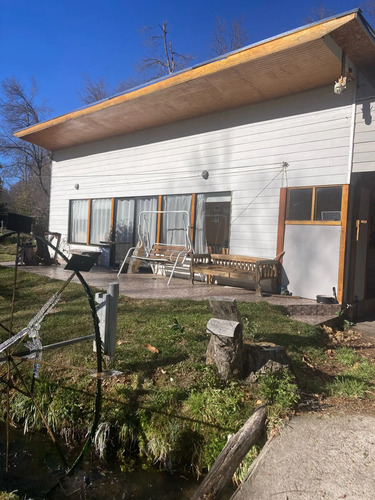 Parcela 5000 M2 Con 2 Cabanas Sector Internada