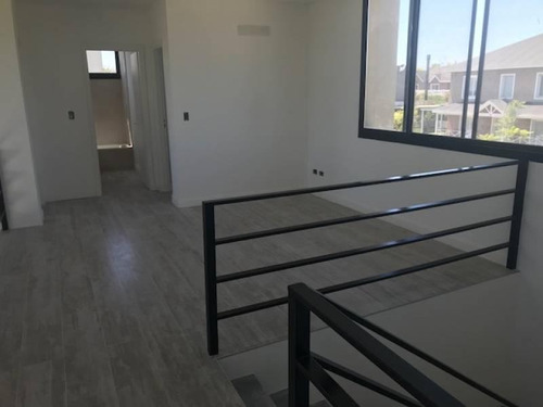 Imagen 4 de 9 de Casa En Venta En Barrio Santa Catalina - Villanueva Maroto Propiedades
