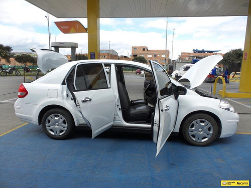 Imagen 16 de 25 de Nissan Tiida Miio