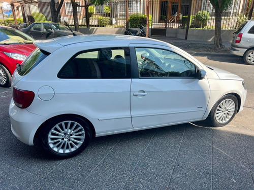 Imagen 4 de 25 de Volkswagen Gol Trend 1.6 Highline 3p 2015