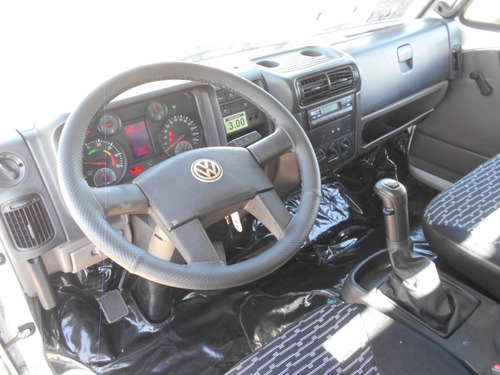 Imagem 9 de 15 de Volkswagen 23230 2014 Baú Bebidas