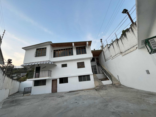 Vendo Casa De 330 M2, Ref. 140.000 Zona Industrial Las Minas