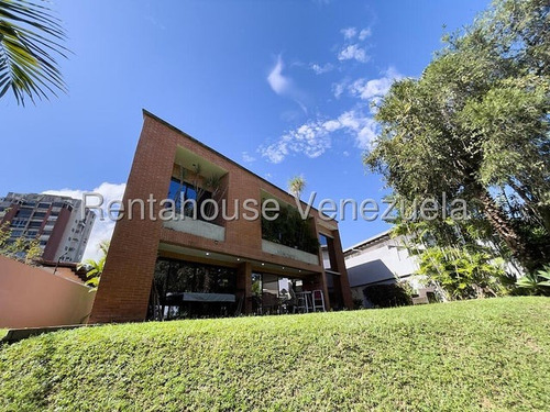 Espectacular Casa, Amplia Y Con Premio De Arquitectura En Santa Paula #25-10888 Ricardo Romero